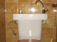 WiCi Concept, die Waschbecken für Gäste WC direkt an die Toilette anpassbar - Herr G (Frankreich - 90) - 1 auf 2